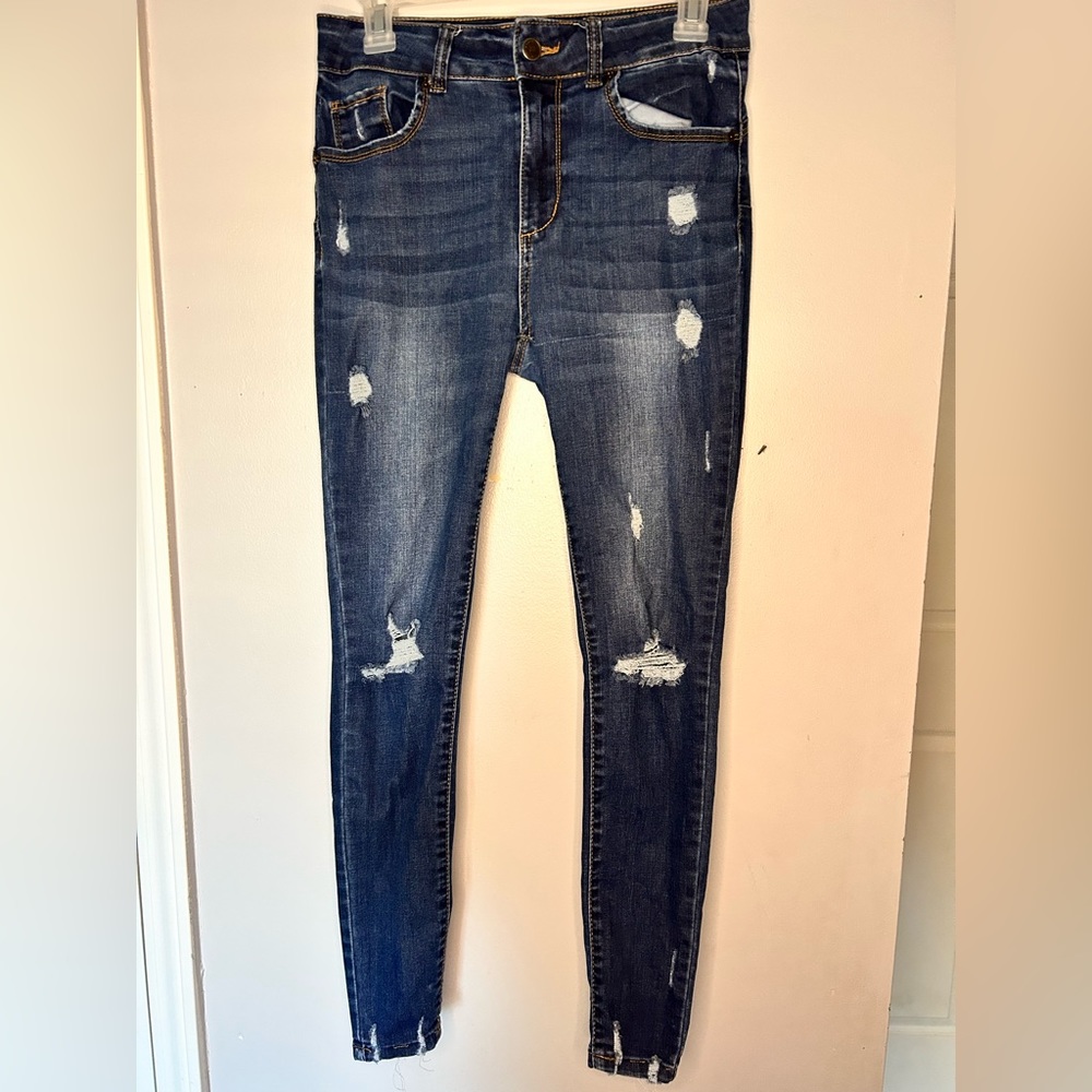Ripped skinny jeans